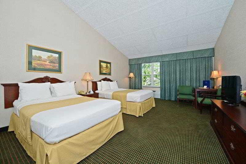 Clarion Inn Falls Church-Arlington Екстер'єр фото