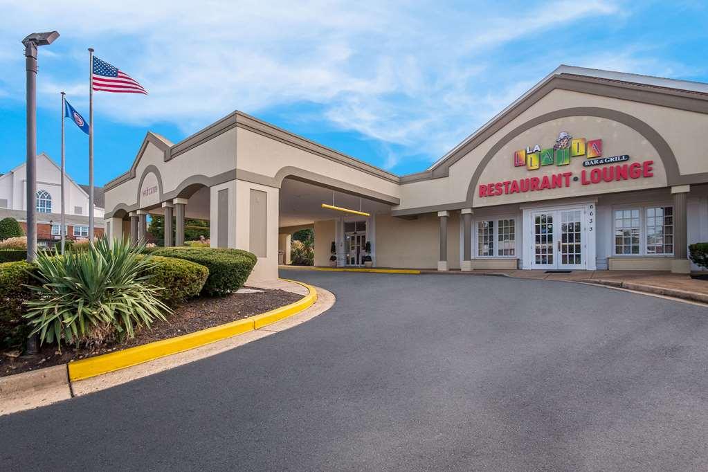 Clarion Inn Falls Church-Arlington Екстер'єр фото