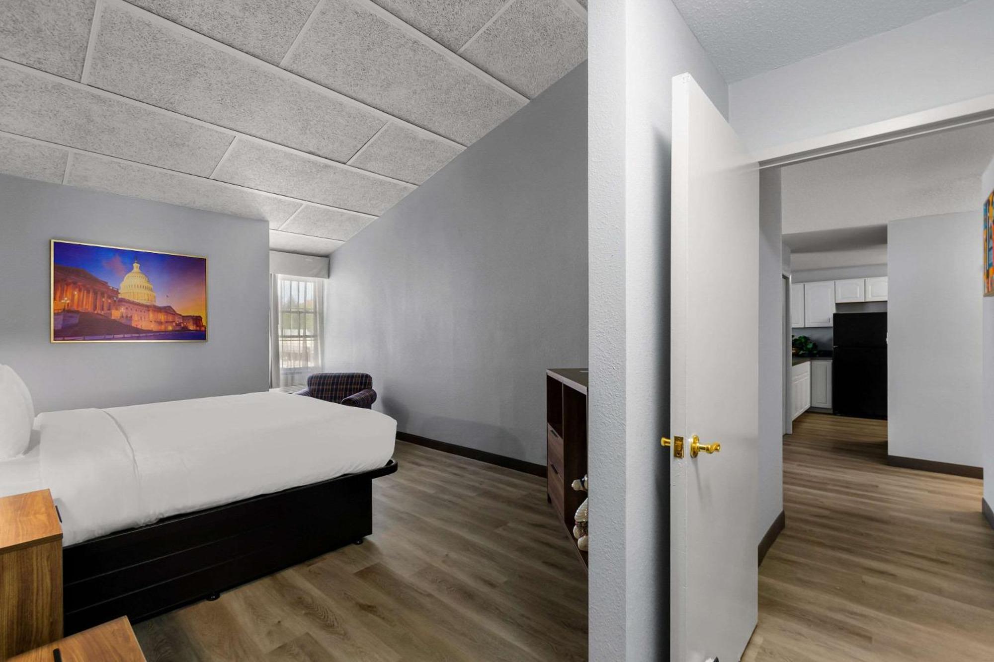 Clarion Inn Falls Church-Arlington Екстер'єр фото