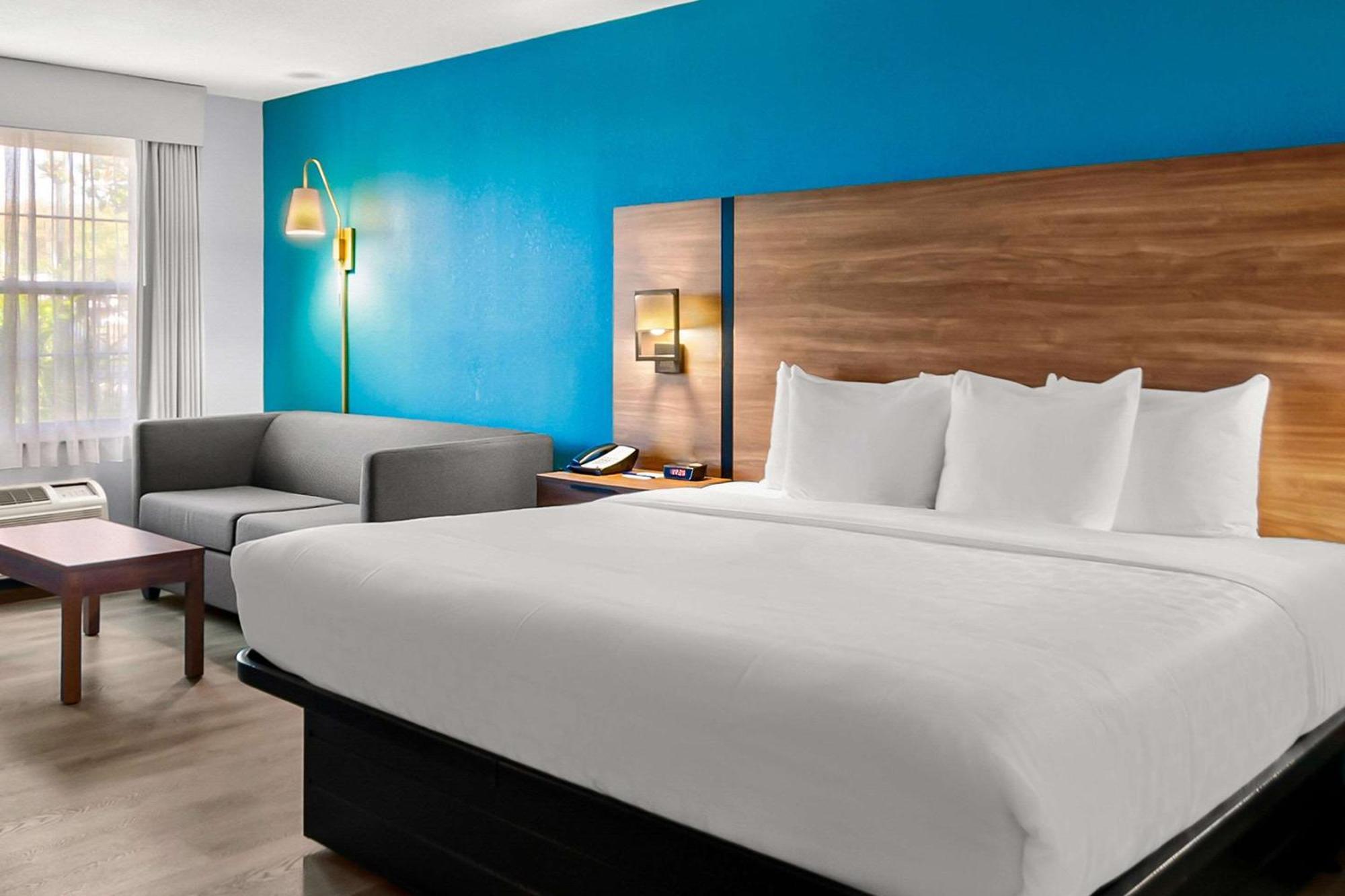 Clarion Inn Falls Church-Arlington Екстер'єр фото