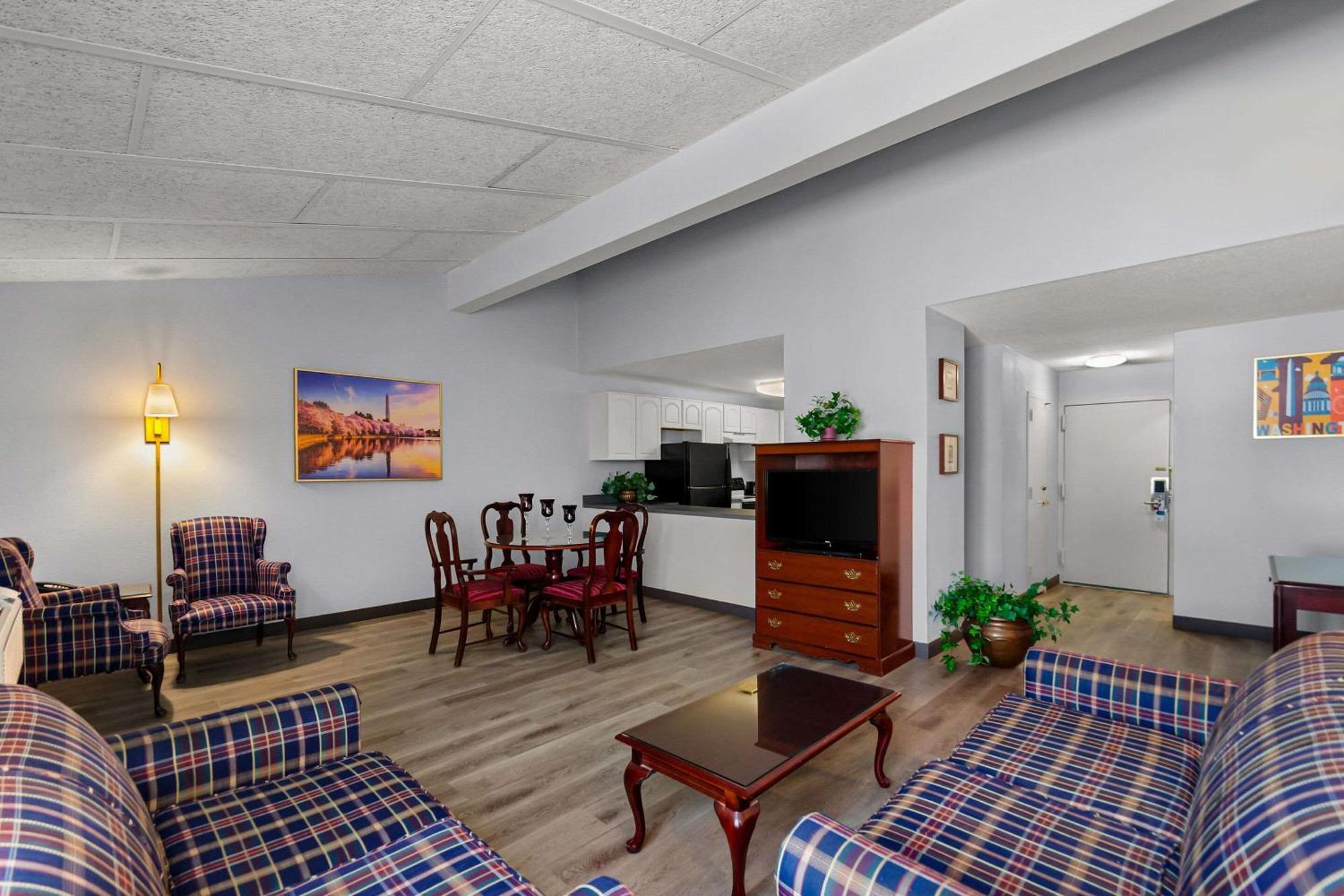 Clarion Inn Falls Church-Arlington Екстер'єр фото