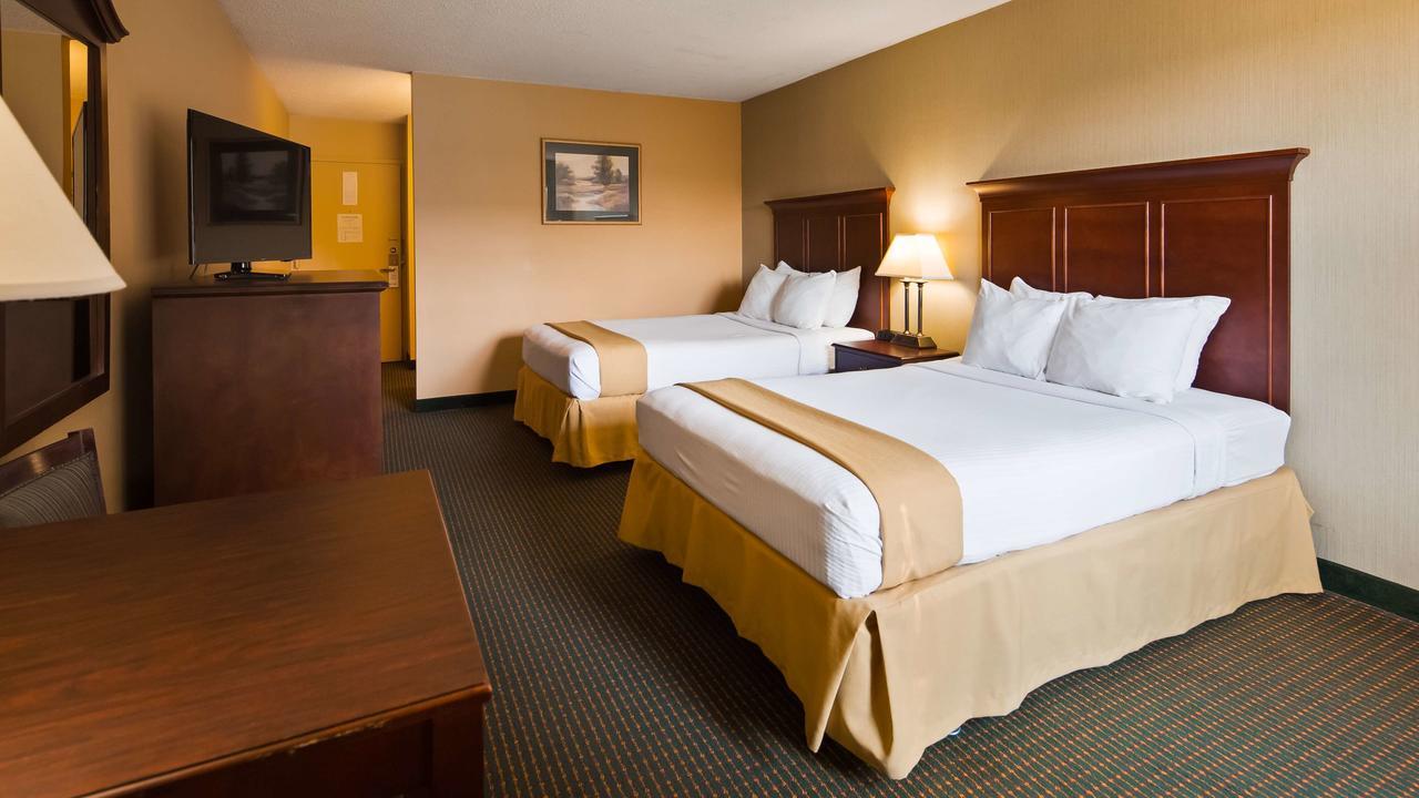 Clarion Inn Falls Church-Arlington Екстер'єр фото