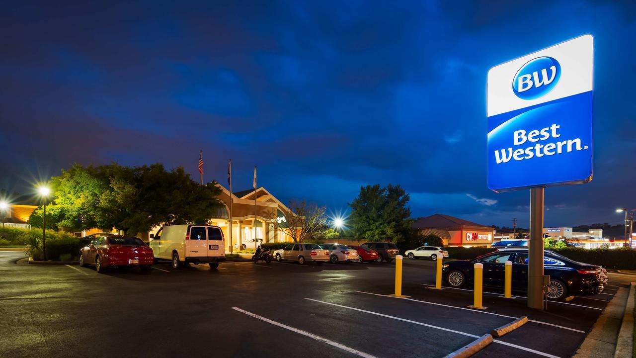 Clarion Inn Falls Church-Arlington Екстер'єр фото